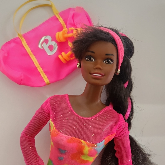 Vintage Gymnast Barbie - Picture 3 of 5